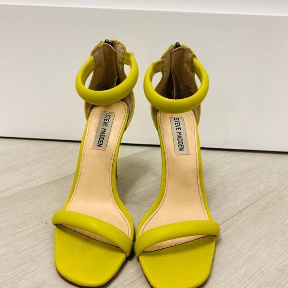 Yellow Steve Madden heels 💕 - Picture 2 of 3